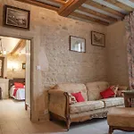 Le Clos Des Courtines - *