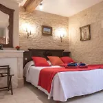 Le Clos Des Courtines - *