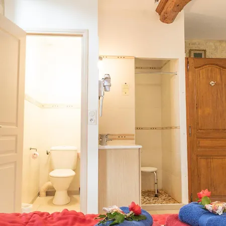 Le Clos Des Courtines - *