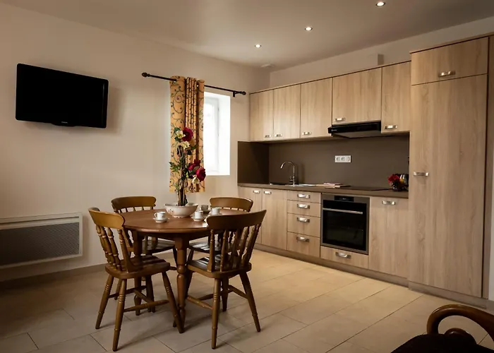 Le Clos Des Courtines - * Meuvaines