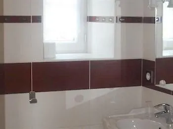 Le Clos Des Courtines - * Meuvaines